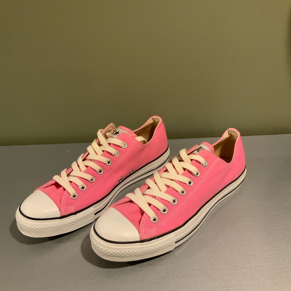 Converse Pink Low-Top Chuck Taylor All Star Sneakers - Classic Women Shoes 11